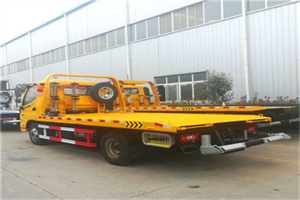 凯里附近拖车救援搭电